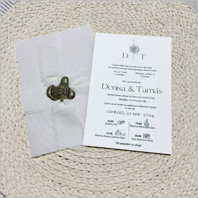 „Ivory Heritage” – Invitație de Nuntă Elegantă cu Monogramă și Sigiliu Vintage