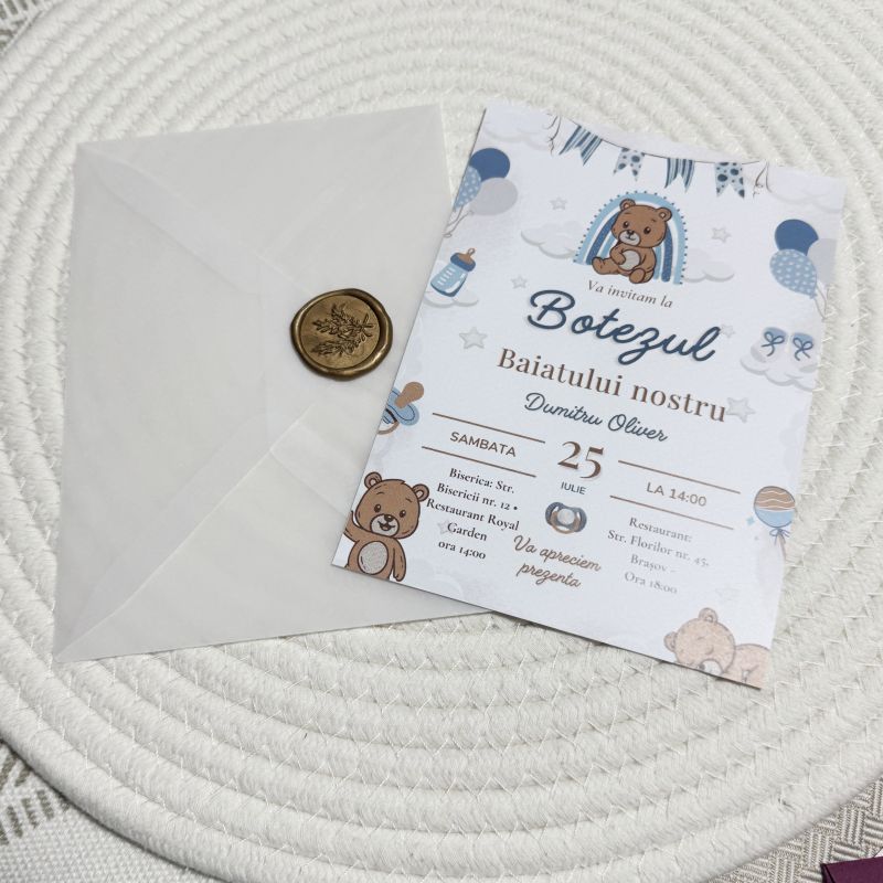 Invitație Botez Băiat „Baby Teddy Blue” – Model Ursuleț cu Copertă Translucidă și Sigiliu