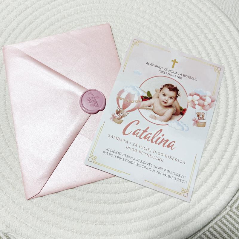 Invitație Botez „Little Balloon” – Model Roz Elegant cu Fotografie și Sigiliu