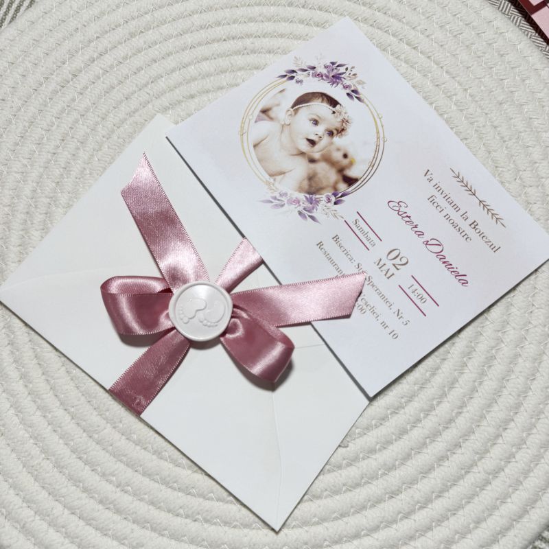 Invitație Botez „Blush Baby” – Model Elegant cu Panglică Satinată și Fotografie